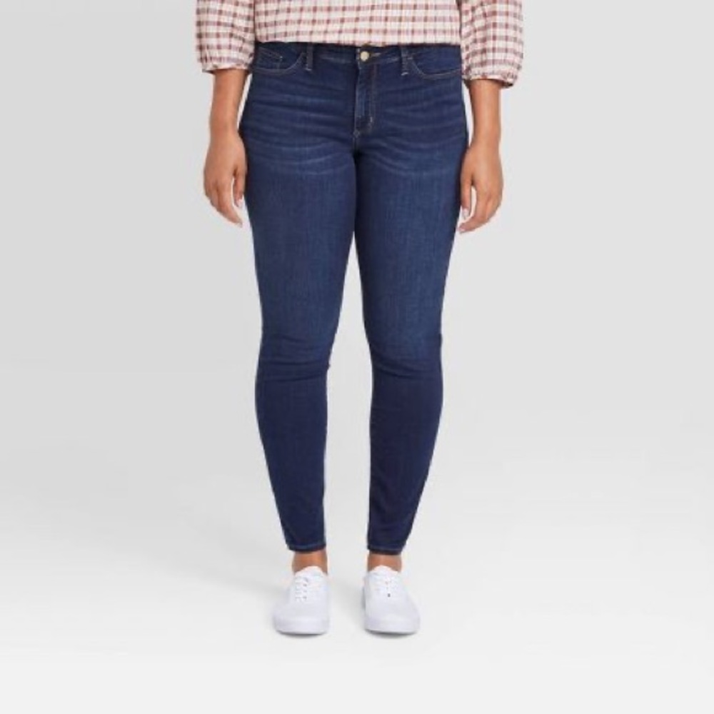 Universal Thread Mid Rise Skinny Jeans